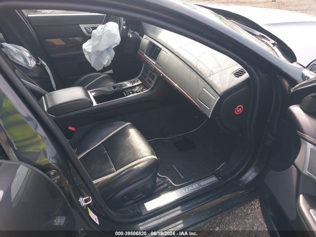 2015 JAGUAR XF SAJWJ0FF4F8U50037 Photo 4