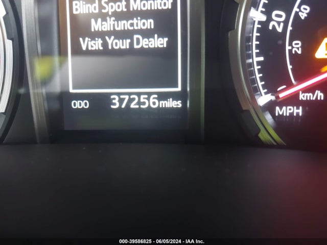 Toyota 4runner Limited 2022 JTEKU5JRXN5989034 Image 15