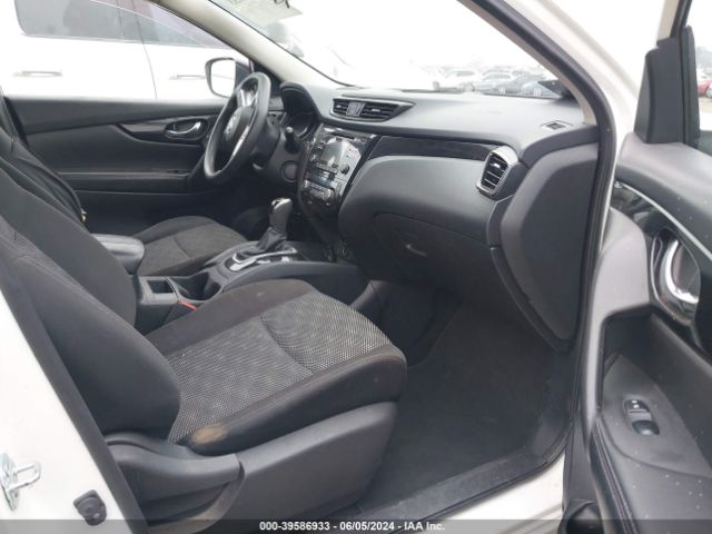JN1BJ1CP8HW017211 Nissan Rogue Sport Sv