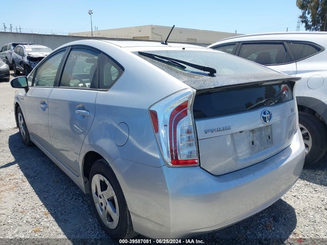 Toyota Prius Two 2015 JTDKN3DUXF0445475 Image 3