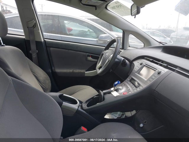 Toyota Prius Two 2015 JTDKN3DUXF0445475 Image 5
