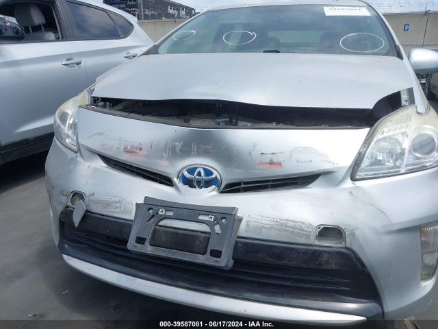Toyota Prius Two 2015 JTDKN3DUXF0445475 Image 6