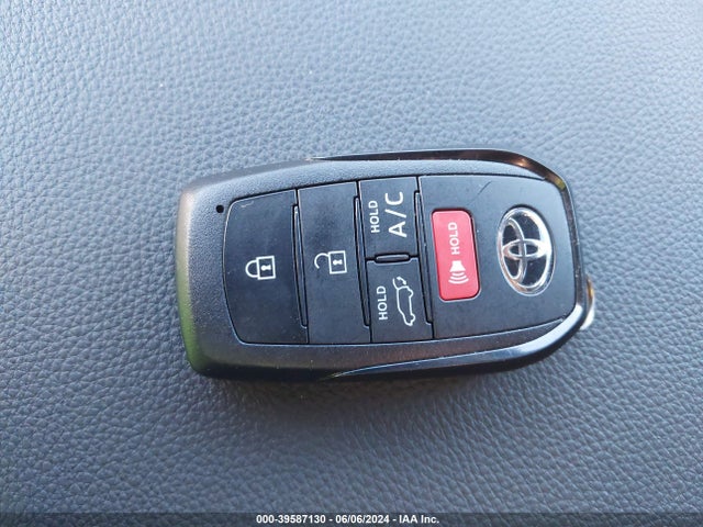 Toyota BZ4X XLE 2024 JTMABACA1RA059607 Image 11