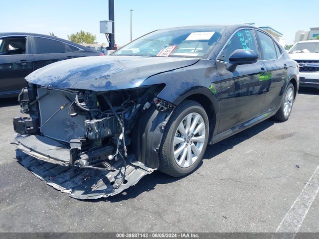 Toyota CAMRY LE 2020 4T1C11AK3LU993907 Image 2