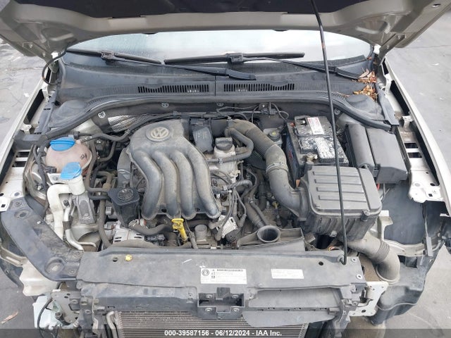 3VW2K7AJ4FM419538 Volkswagen Jetta 2.0l S