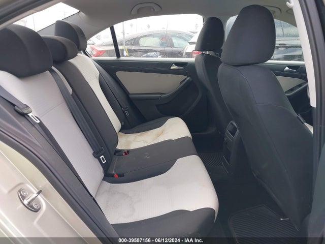 3VW2K7AJ4FM419538 Volkswagen Jetta 2.0l S