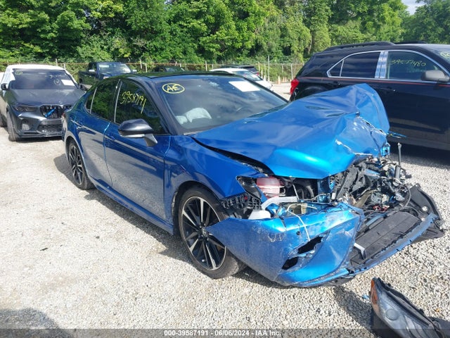 Toyota CAMRY XSE 2018 4T1B61HK8JU096887 main image