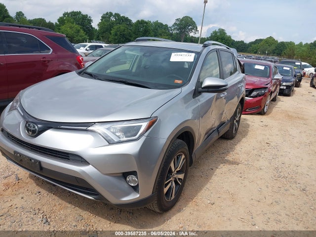 Toyota Rav4 Xle 2018 JTMRFREV3JJ199894 Image 2