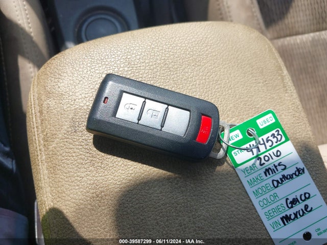 JA4AD3A35GZ042778 Mitsubishi Outlander Se