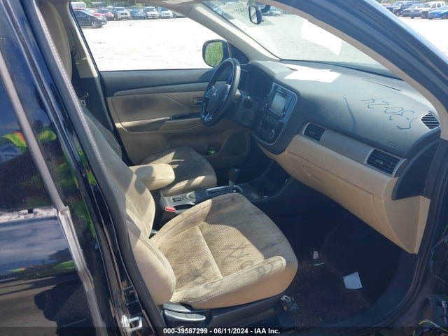JA4AD3A35GZ042778 Mitsubishi Outlander Se