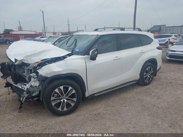 Toyota Highlander Xle 2021 5TDGZRAH4MS533694 Image 2