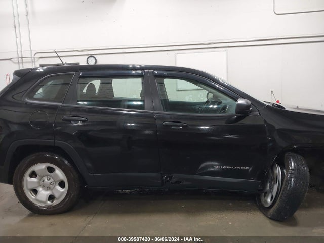 1C4PJMAB0HW529590 Jeep Cherokee Sport 4x4
