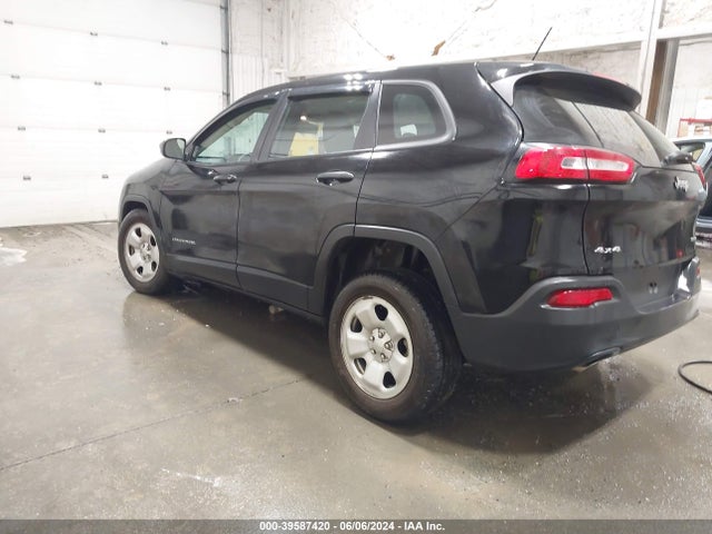 1C4PJMAB0HW529590 Jeep Cherokee Sport 4x4