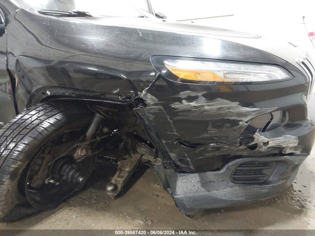 1C4PJMAB0HW529590 Jeep Cherokee Sport 4x4