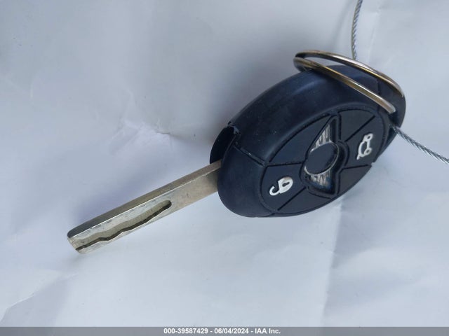 2006 MINI COOPER WMWRF33576TG15117 Photo 10