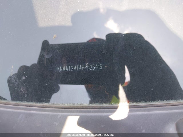 Nissan ROGUE S 2017 KNMAT2MT4HP525416 Image 9