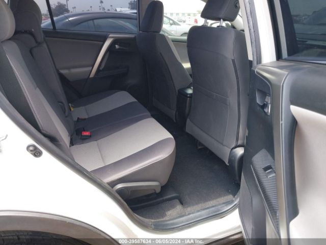 JTMWFREV8EJ020662 Toyota Rav4 Xle