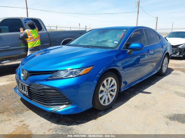 Toyota CAMRY LE 2020 4T1C11AK0LU390428 Image 2