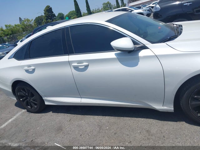 Honda ACCORD LX 2018 1HGCV1F1XJA083390 Image 13