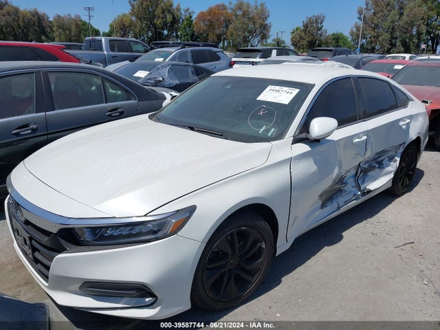 Honda ACCORD LX 2018 1HGCV1F1XJA083390 Image 2