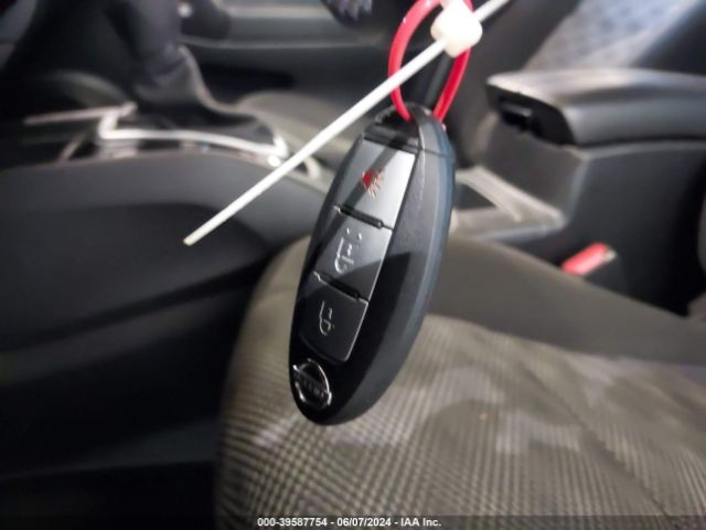 JN1BJ1CR1JW203079 Nissan Rogue Sport Sv