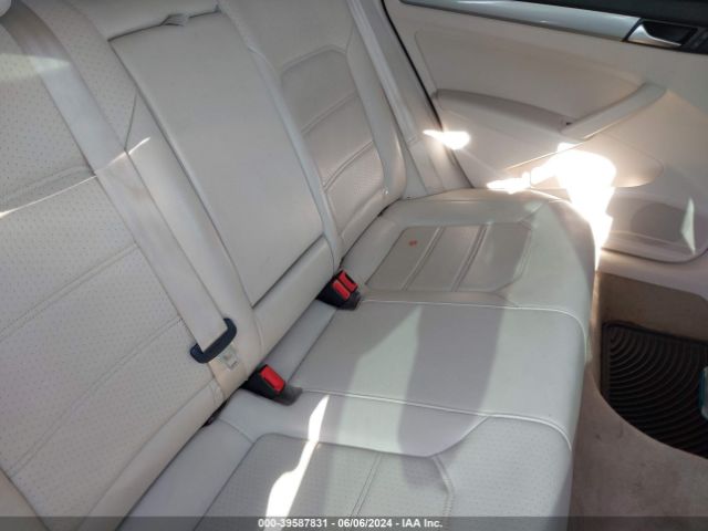 1VWAT7A35EC068293 Volkswagen Passat 1.8t Wolfsburg Edition