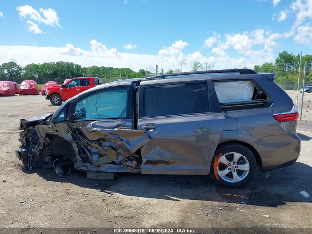 Toyota Sienna Le 8 Passenger 2015 5TDKK3DC9FS554149 Image 14