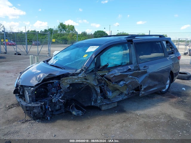 Toyota Sienna Le 8 Passenger 2015 5TDKK3DC9FS554149 Image 2