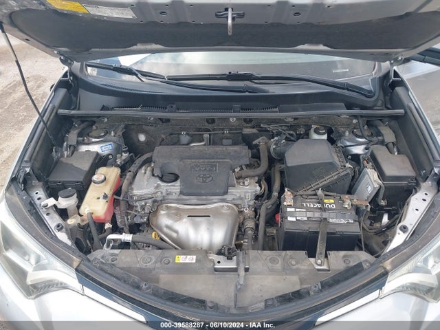Toyota RAV4 LE 2018 JTMZFREV5JD129893 Image 10