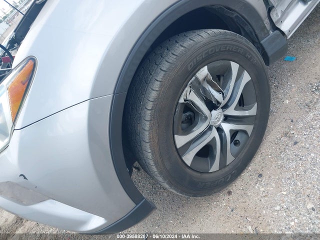 Toyota RAV4 LE 2018 JTMZFREV5JD129893 Image 18