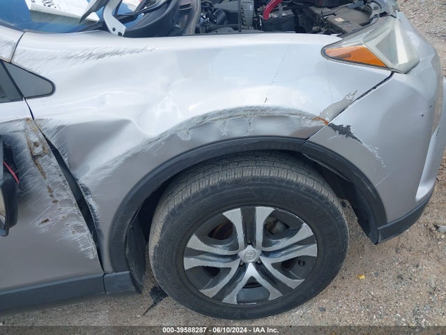 Toyota RAV4 LE 2018 JTMZFREV5JD129893 Image 20
