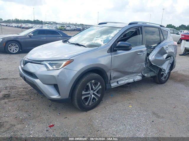 Toyota RAV4 LE 2018 JTMZFREV5JD129893 Image 2