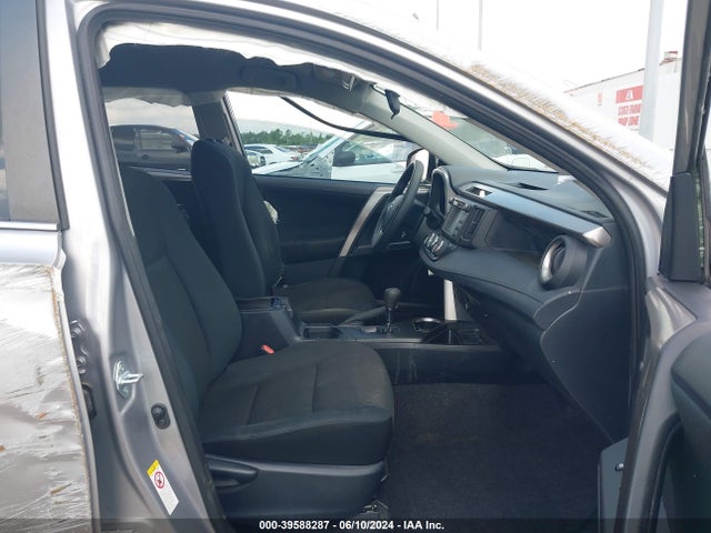 Toyota RAV4 LE 2018 JTMZFREV5JD129893 Image 5