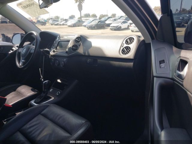 WVGTV7AX2HK015193 Volkswagen Tiguan 2.0t Sport