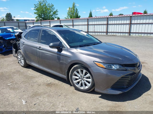 Toyota CAMRY LE 2018 4T1B11HK0JU155459 zdjęcie główne