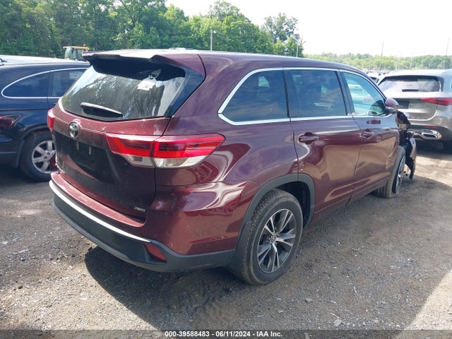5TDBZRFH0JS898615 Toyota Highlander Le
