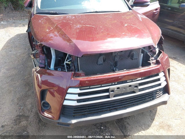 5TDBZRFH0JS898615 Toyota Highlander Le