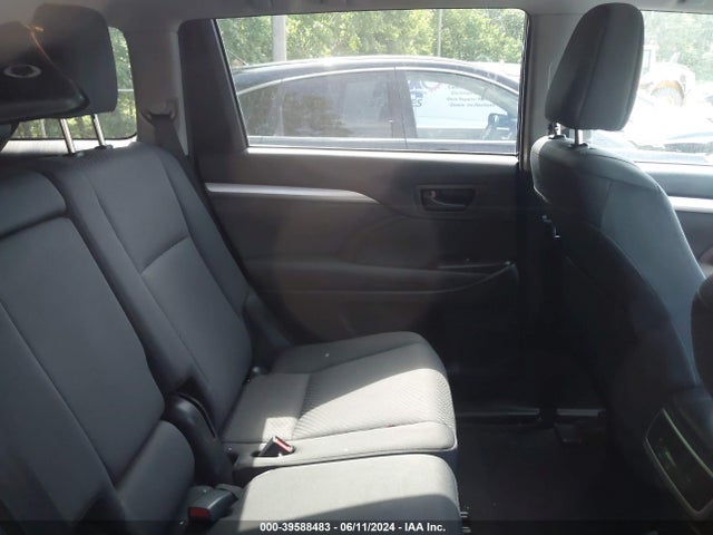 5TDBZRFH0JS898615 Toyota Highlander Le