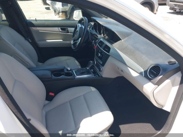 WDDGF4HB6ER315937 Mercedes-Benz C 250 Luxury/sport
