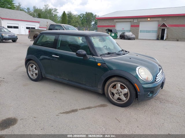 2010 MINI COOPER WMWMF3C58ATZ25079 Photo 0