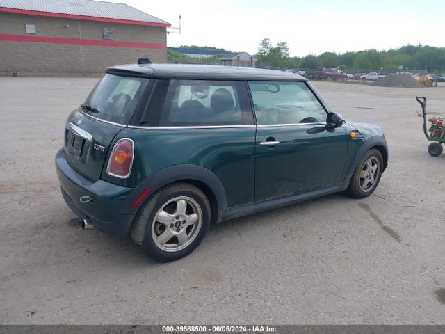 2010 MINI COOPER WMWMF3C58ATZ25079 Photo 3