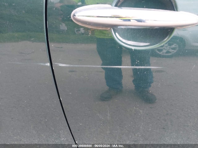 2010 MINI COOPER WMWMF3C58ATZ25079 Photo 5