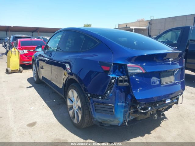 2022 TESLA MODEL Y 7SAYGAEE0NF519845 Photo 2