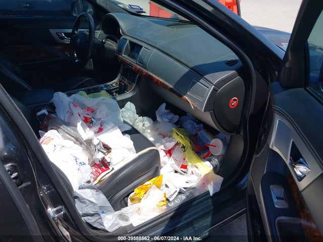 2012 JAGUAR XF SAJWA0HB9CLS56770 Photo 4