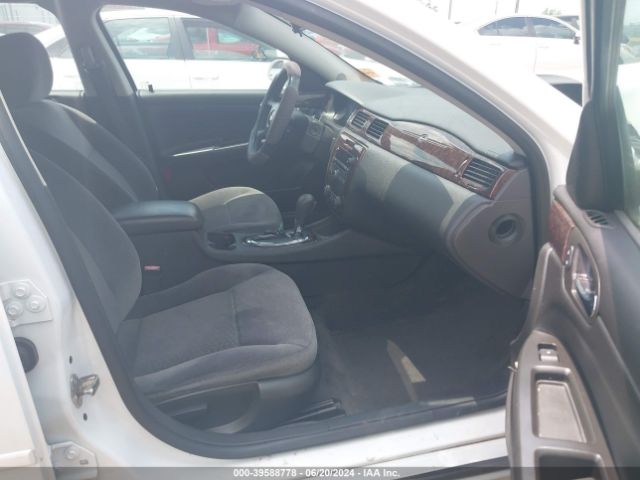 2G1WB5E3XF1152863 Chevrolet Impala Limited Lt