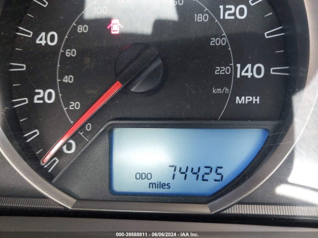 Toyota RAV4 LE 2015 JTMZFREV3FJ053924 Image 15