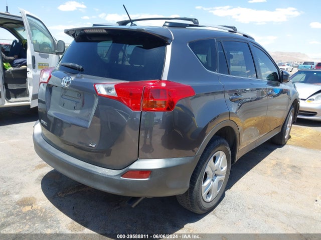Toyota RAV4 LE 2015 JTMZFREV3FJ053924 Image 4