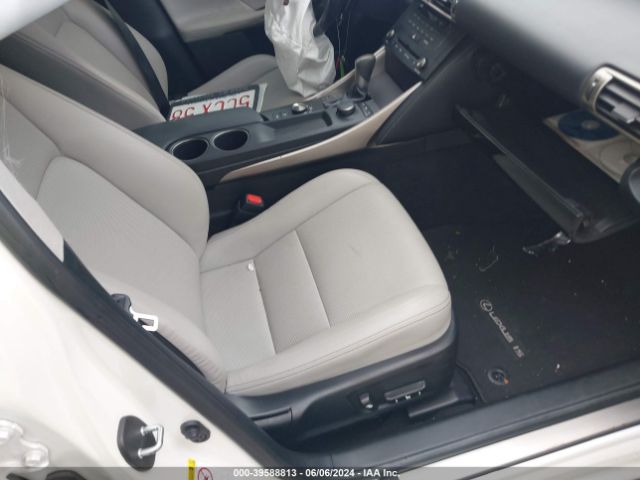JTHBA1D27G5004498 Lexus IS 200T