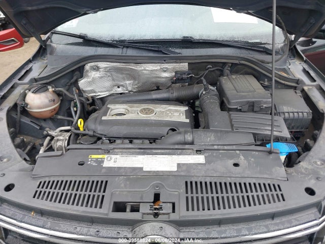 WVGAV7AX0FW588896 Volkswagen Tiguan Sel