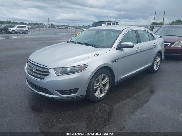 Ford TAURUS SEL 2018 1FAHP2E82JG142101 Image 2